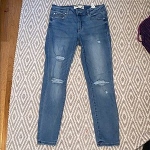 GARAGE SIZE 9 RIPPED JEANS